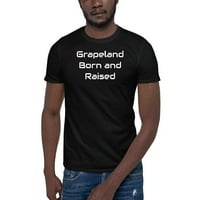 Grapeland je rođena i uzgajala majicu s kratkim rukavima prema nedefiniranim darovima