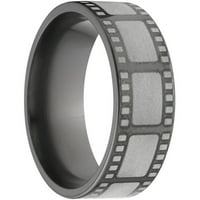 Ravni crni cirkonijev prsten s laserski nanesenim filmskim filmom oko prstena
