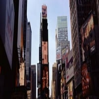 Pogled iz niskog kuta na zgrade, trg Times, Manhattan, NH, NH, SAD tiskanje plakata